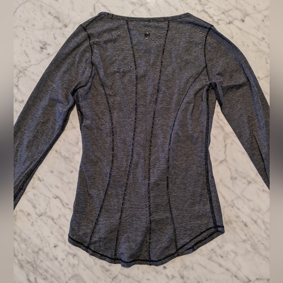 🍋Lululemon🍋 Between the Lines Long Sleeve Grey - Picture 6 of 8